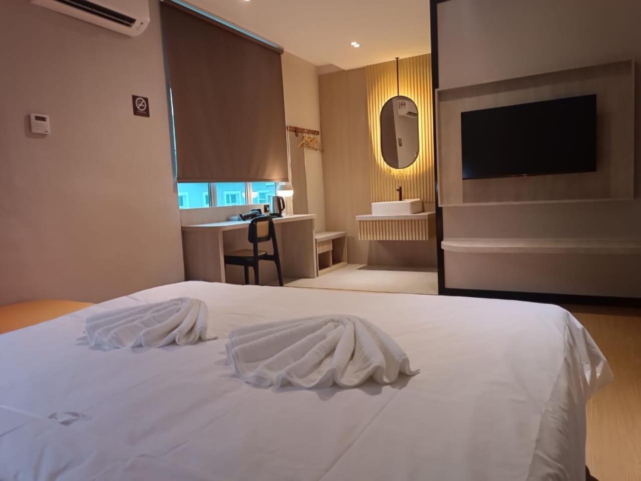 Urban Inn, Sp Saujana スンガイ・プタニ エクステリア 写真