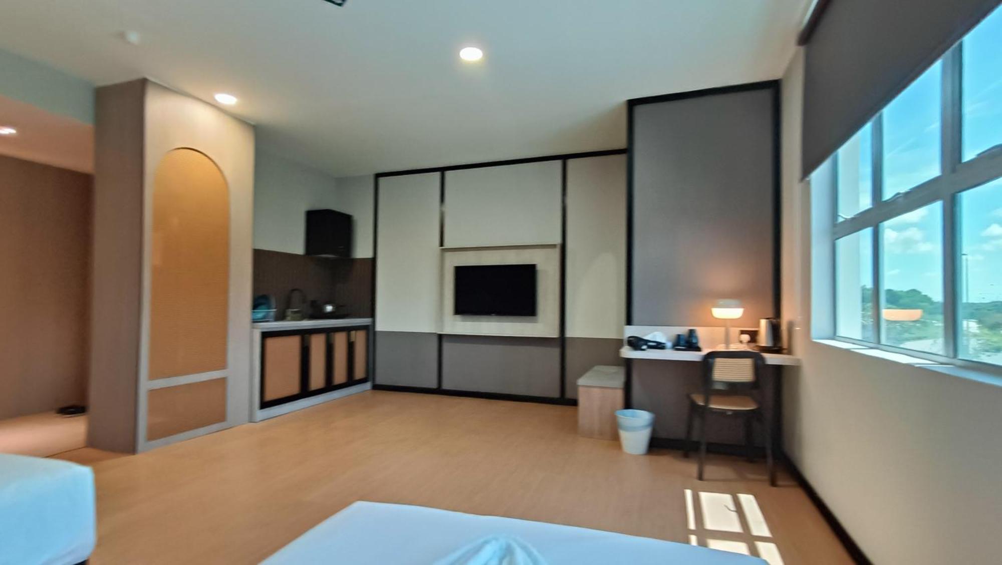 Urban Inn, Sp Saujana スンガイ・プタニ エクステリア 写真